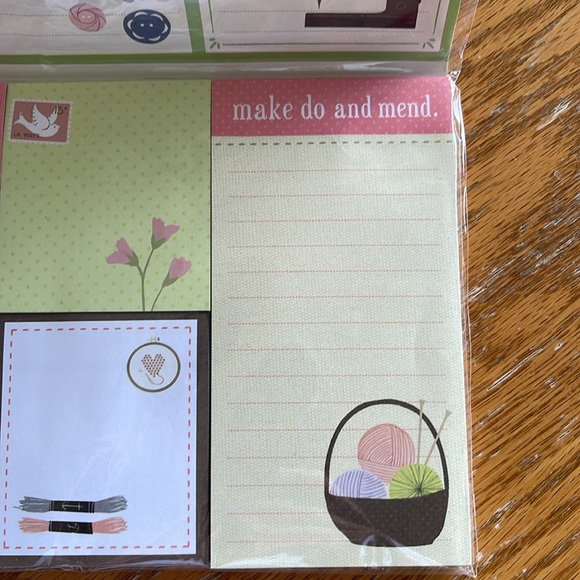 Needle & Thread Sticky Notes Set 🌺 - Picture 4 of 5